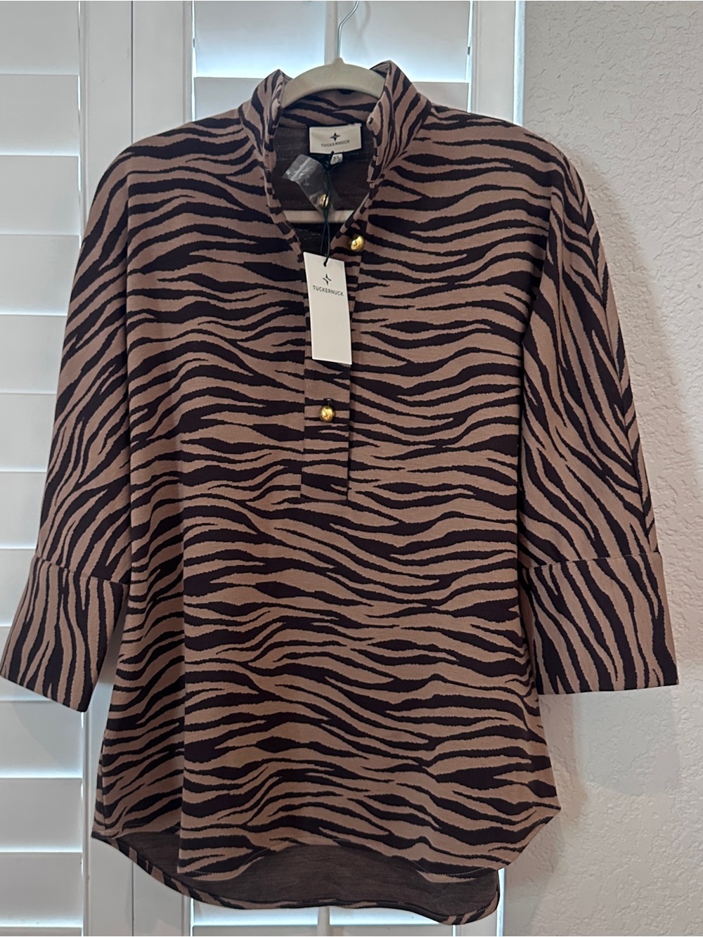 NWT Tuckernuck Zebra Print Gold Button Short Sleeve Blouse Women’s XS